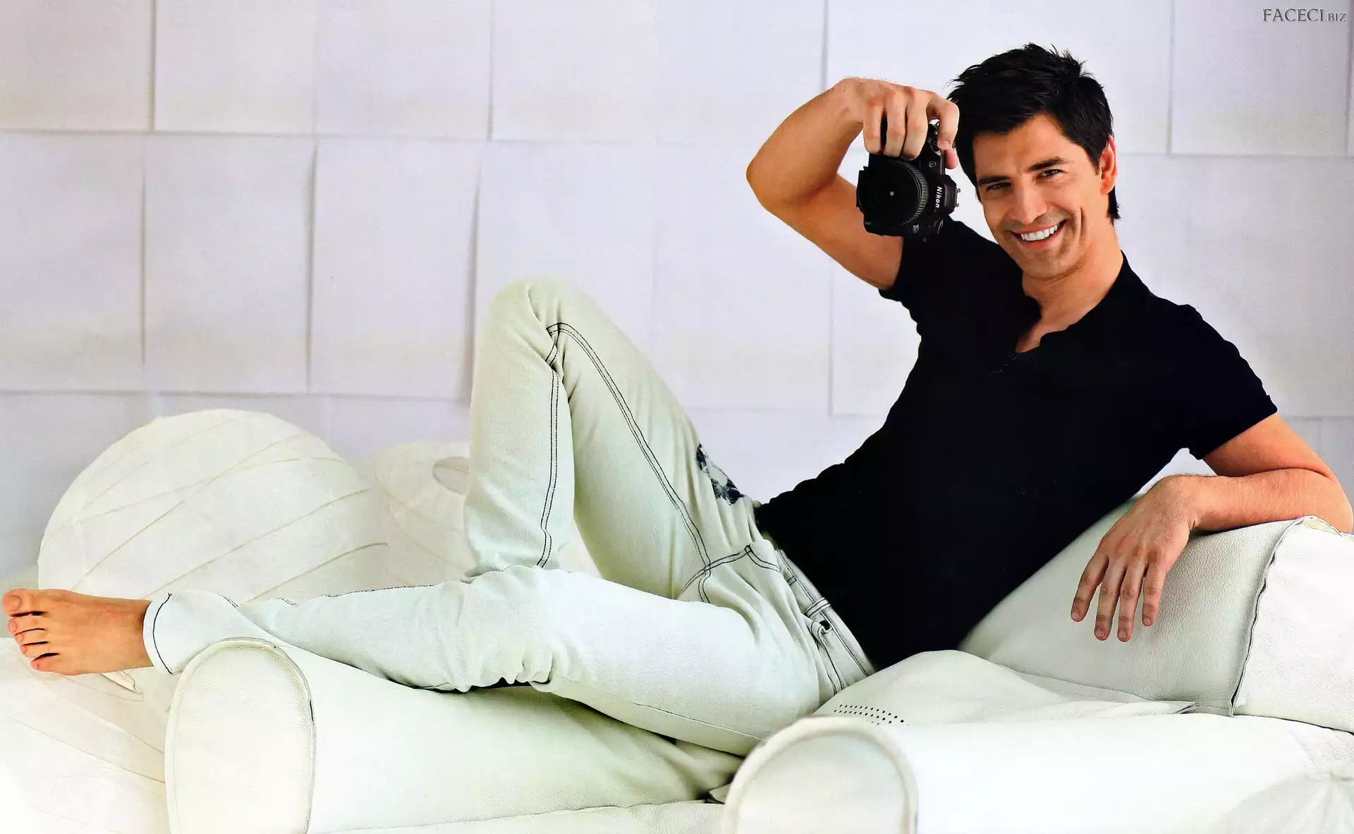 Uśmiech, Sakis Rouvas, Aparat